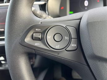 Vauxhall Corsa Electric 50kwh Design Hatchback 5dr Electric Auto (136 Ps)