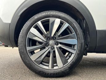 Peugeot 3008 SUV 1.2 Puretech Gt Line Premium Suv 5dr Petrol Eat Euro 6 (s/s) (13