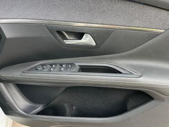 Peugeot 3008 SUV 1.2 Puretech Gt Line Premium Suv 5dr Petrol Eat Euro 6 (s/s) (13