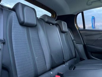 Peugeot 208 1.2 Puretech Allure Premium  Plus Hatchback 5dr Petrol Eat Euro 