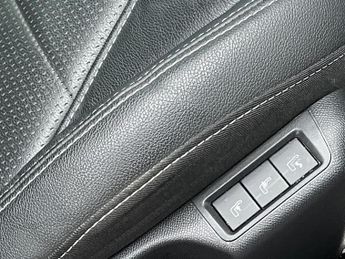 Vauxhall Mokka Electric 50kwh Ultimate Suv 5dr Electric Auto (136 Ps)