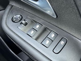 Vauxhall Mokka Electric 50kwh Gs Line Suv 5dr Electric Auto (136 Ps)