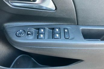 Vauxhall Corsa Electric 50kwh Elite Nav Hatchback 5dr Electric Auto (7.4kw Charger) (136