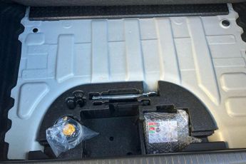 Vauxhall Corsa Electric 50kwh Elite Nav Hatchback 5dr Electric Auto (7.4kw Charger) (136