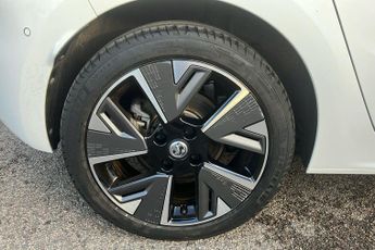 Vauxhall Corsa Electric 50kwh Elite Nav Hatchback 5dr Electric Auto (7.4kw Charger) (136