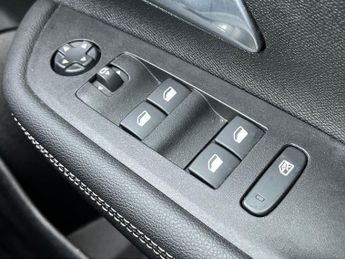 Vauxhall Mokka Electric 50kwh Ultimate Suv 5dr Electric Auto (136 Ps)