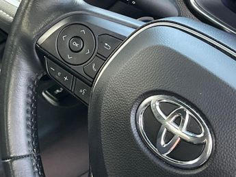 Toyota Corolla Hatchback 1.8 Vvt H Gpf Icon Tech Hatchback 5dr Petrol Hybrid CVT Euro 6 (