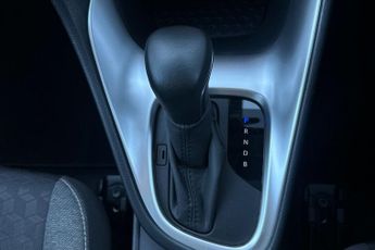 Toyota Yaris 1.5 Vvt H Design Hatchback 5dr Petrol Hybrid E CVT Euro 6 (s/s) 