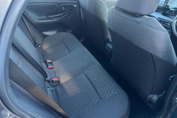 Toyota Yaris 1.5 Vvt H Design Hatchback 5dr Petrol Hybrid E CVT Euro 6 (s/s) 