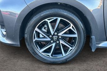 Toyota Yaris 1.5 Vvt H Design Hatchback 5dr Petrol Hybrid E CVT Euro 6 (s/s) 