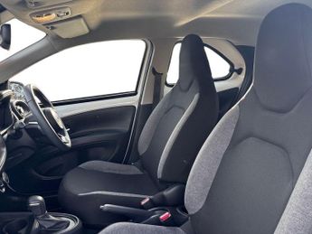 Toyota Aygo X 1.0 Vvt I Pure Hatchback 5dr Petrol X Shift Euro 6 (s/s) (72 Ps)