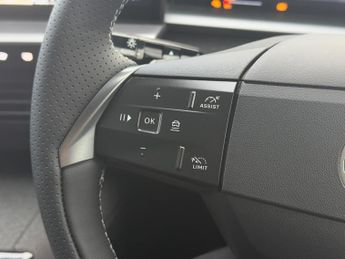 Vauxhall Grandland Electric 73kwh Ultimate Suv 5dr Electric Auto (213 Ps)