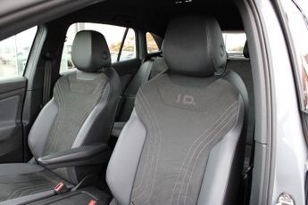 Volkswagen ID4 Pure 52kwh Life Suv 5dr Electric Auto (148 Ps)