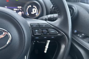 Toyota Yaris 1.5 Vvt H Design Hatchback 5dr Petrol Hybrid E CVT Euro 6 (s/s) 