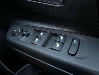 Vauxhall Corsa Electric 50kwh Se Nav Premium Hatchback 5dr Electric Auto (7.4kw Charger)