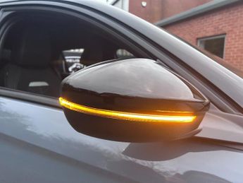 Vauxhall Corsa 5 Door 50kwh Ultimate Hatchback 5dr Electric Auto (136 Ps)