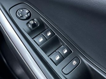 Vauxhall Grandland 1.5 Turbo D Ultimate Suv 5dr Diesel Auto Euro 6 (s/s) (130 Ps)