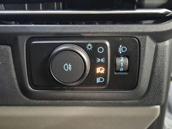 Ford E Transit Custom 320 65kwh Limited Panel Van 5dr Electric Auto L1 H1 (136 Ps)