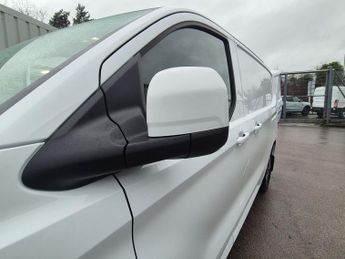 Ford E Transit Custom 320 65kwh Limited Panel Van 5dr Electric Auto L1 H1 (136 Ps)