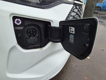 Ford E Transit Custom 320 65kwh Limited Crew Van Double Cab 5dr Electric Auto L1 H1 (1