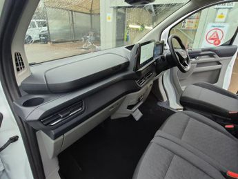 Ford E Transit Custom 320 65kwh Limited Crew Van Double Cab 5dr Electric Auto L1 H1 (1