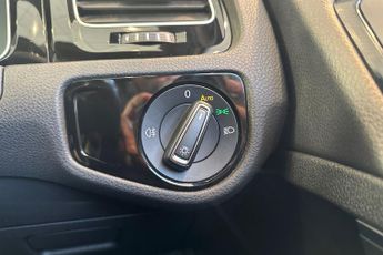 Volkswagen Golf 2.0 Tsi R Hatchback 5dr Petrol Dsg 4motion Euro 6 (s/s) (300 Ps)