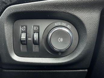 Vauxhall Corsa Electric 50kwh Se Nav Hatchback 5dr Electric Auto (7.4kw Charger) (136 Ps