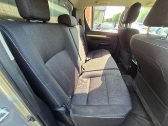 Toyota Hilux 2.4 D 4d Icon Pickup Double Cab 4dr Diesel Auto 4wd Euro 6 (s/s)