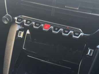 Peugeot 208 1.2 Puretech Allure Premium  Plus Hatchback 5dr Petrol Eat Euro 