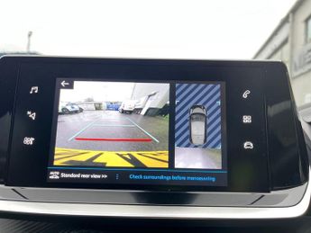 Peugeot 208 1.2 Puretech Allure Premium  Plus Hatchback 5dr Petrol Eat Euro 