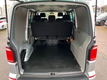 Volkswagen Transporter Kombi 2.0 Bitdi T32 Bluemotion Tech Highline Kombi Double Cab 5dr Dies