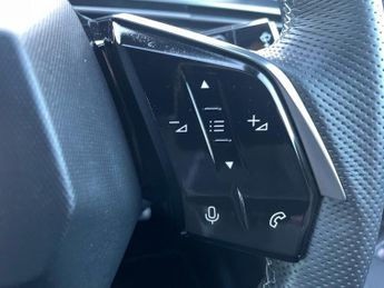 Peugeot E 3008 73kwh Gt Suv 5dr Electric Auto (210 Ps)
