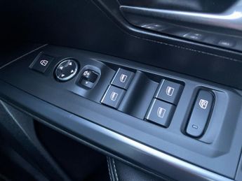 Peugeot E 3008 73kwh Gt Suv 5dr Electric Auto (210 Ps)