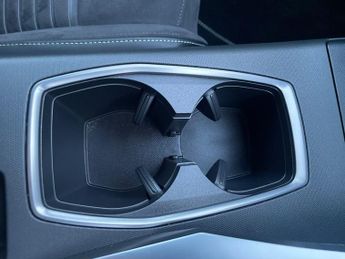 Peugeot E 3008 73kwh Gt Suv 5dr Electric Auto (210 Ps)