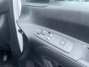 Vauxhall Combo Electric 52kwh Prime Xl Panel Van 6dr Electric Auto Lwb (7.4kw Charger) (