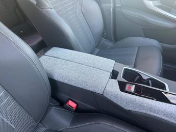 Peugeot E 3008 73kwh Gt Suv 5dr Electric Auto (210 Ps)