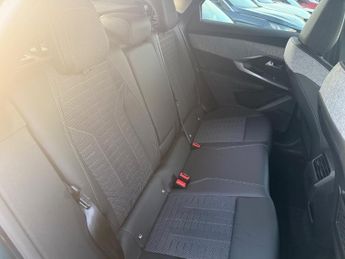 Peugeot E 3008 73kwh Gt Suv 5dr Electric Auto (210 Ps)