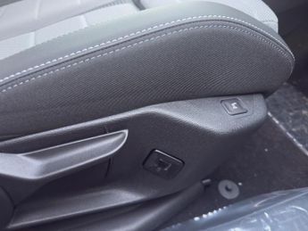 Vauxhall Grandland 1.2 Ultimate Suv 5dr Petrol Hybrid E Dct Euro 6 (s/s) (136 Ps)