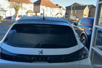 Peugeot E 208 50kwh Gt Hatchback 5dr Electric Auto (7kw Charger) (136 Ps)