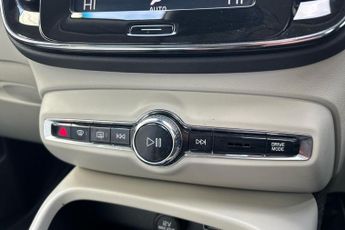 Volvo Xc40 2.0 D4 Inscription Suv 5dr Diesel Auto Awd Euro 6 (s/s) (190 Ps)