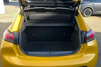 Peugeot E 208 50kwh Gt Hatchback 5dr Electric Auto (136 Ps)