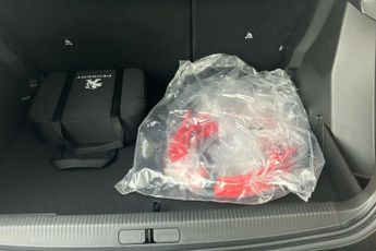 Peugeot E 2008 50kwh Allure Premium Suv 5dr Electric Auto (136 Ps)