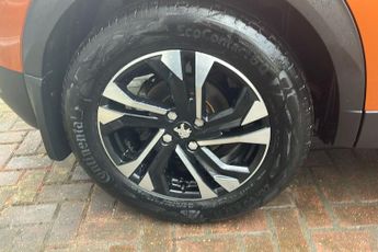 Peugeot E 2008 50kwh Allure Premium Suv 5dr Electric Auto (136 Ps)