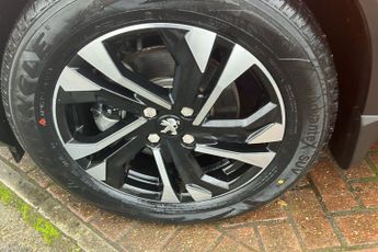 Peugeot E 2008 50kwh Allure Premium Suv 5dr Electric Auto (136 Ps)