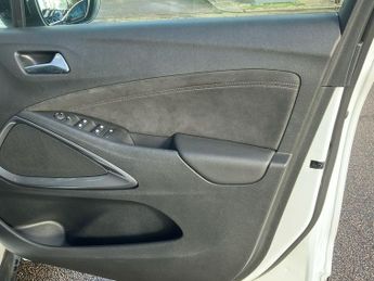 Vauxhall Crossland 1.2 Turbo Ultimate Suv 5dr Petrol Auto Euro 6 (s/s) (130 Ps)