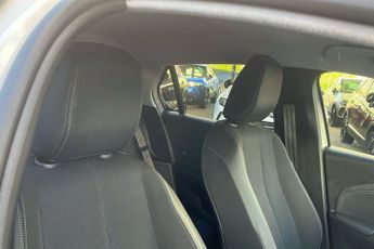 Vauxhall Corsa Electric 50kwh Elite Nav Hatchback 5dr Electric Auto (7.4kw Charger) (136