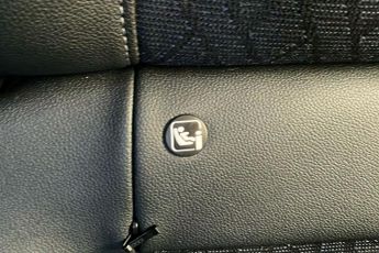 Vauxhall Corsa Electric 50kwh Elite Nav Hatchback 5dr Electric Auto (7.4kw Charger) (136