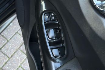 Nissan Juke 1.6 Tekna Suv 5dr Petrol Xtron Euro 6 (117 Ps)