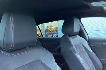 Vauxhall Astra 1.2 Turbo Ultimate Hatchback 5dr Petrol Auto Euro 6 (s/s) (130 P