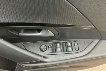 Peugeot 208 1.2 Puretech Gt Premium Hatchback 5dr Petrol Eat Euro 6 (s/s) (1